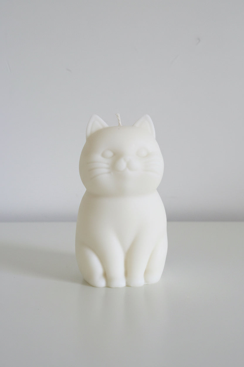 Candela a forma di gattino realizzata a mano